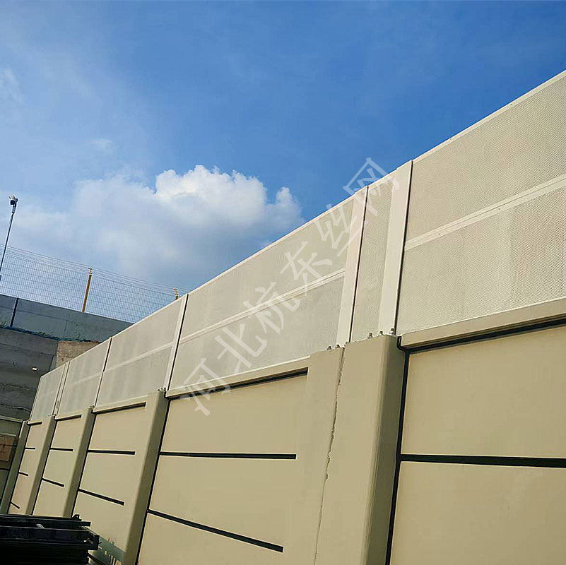 2025年9月--山東省臨沂市蘭陵縣礦坑鎮山東開陽500KV變電站隔聲屏障安裝